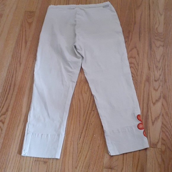 Y2K Calvin Klein Capris w/ Red Orange Flowers - Picture 6 of 6